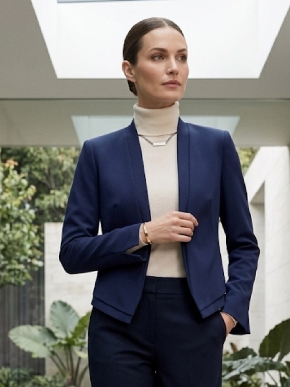 White House Black Market Navy Cropped Open Front Blazer Size 8